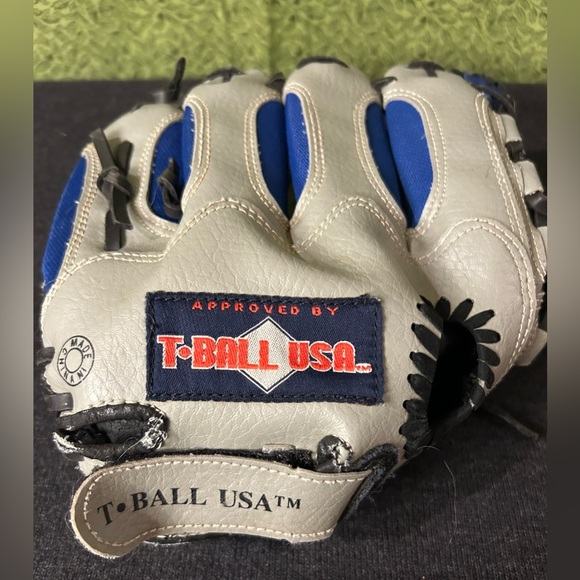 T Ball 10” Glove T Ball USA Approved - Picture 2 of 6